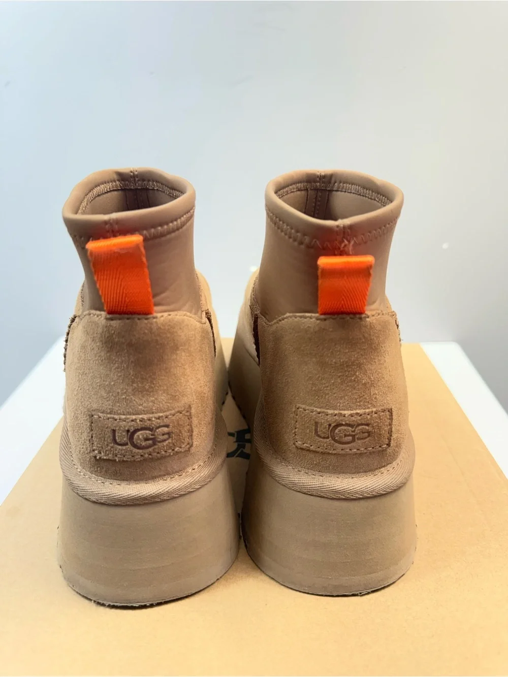 UGG Classic Mini Dipper Chestnut Boots Size 7